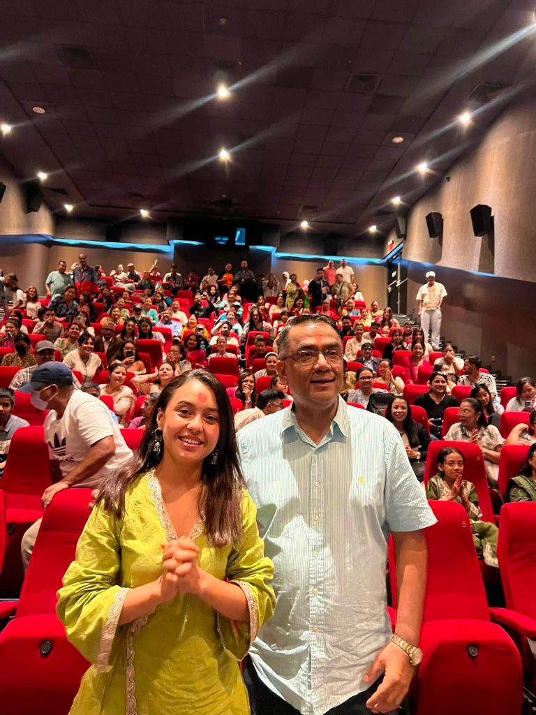 पहिलो दिनमै ‘गौँथली’को जादु, दर्शक भावुक